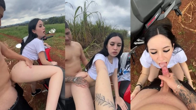 Branquinha Marina Schw transando empinada na moto
